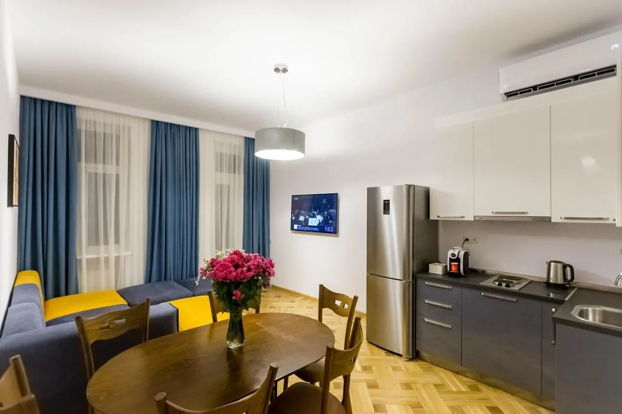 Апартаменты 3 BR Тбилиси