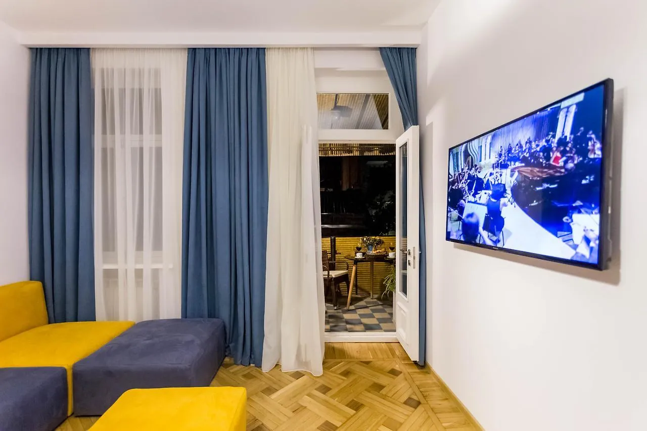 Luxury 3 Bedroom Apartment By Freedom Square City Center Tbilisi