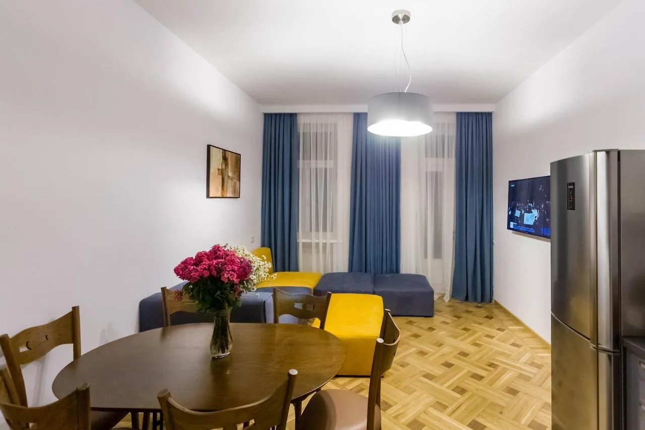 Luxury 3 Bedroom Apartment By Freedom Square City Center Tbilisi